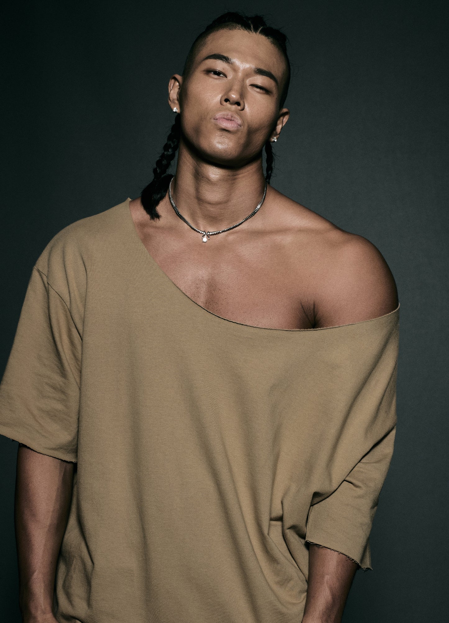 Muscle  Cutting  T-shirt Beige
